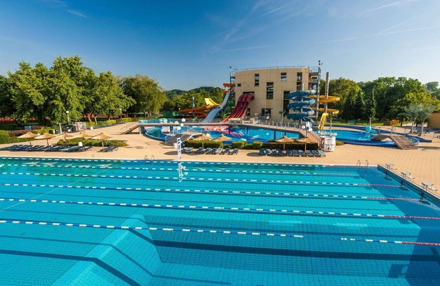 Nice apartment for 4 people with pool, WIFI, A/C, TV and balcony