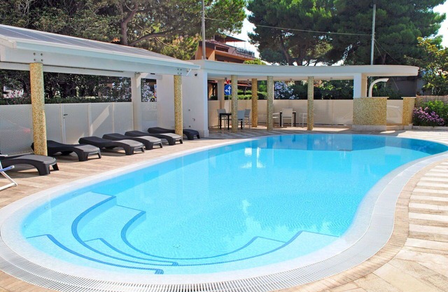Nice apartment for 5 guests with pool, A/C, WIFI, TV, balcony and pets allowed