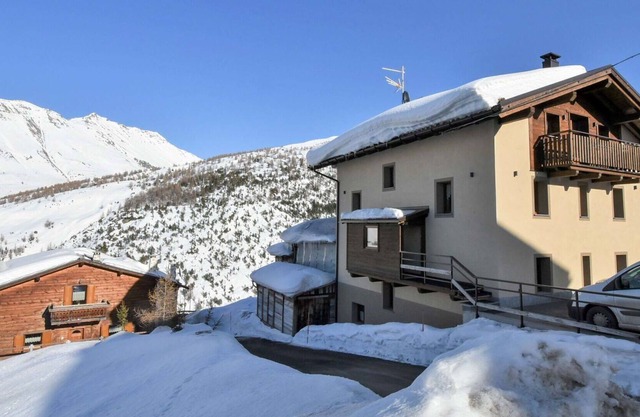 Nice apartment for 7 people with WIFI, TV, balcony and parking