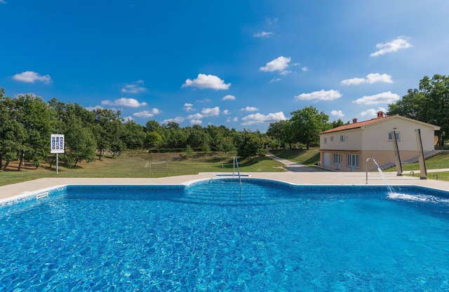 Nice apartment for 8 people with pool, A/C, WIFI, TV and terrace