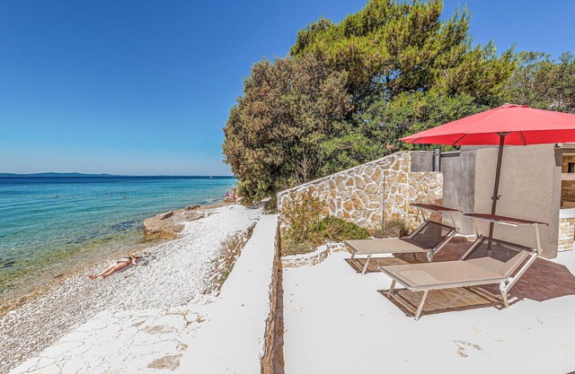 Nice apartment in Petrcane with WiFi