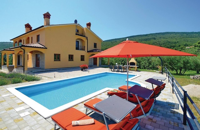 Nice home in Labin with house sea view