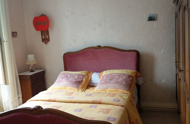 Nice room close to shops