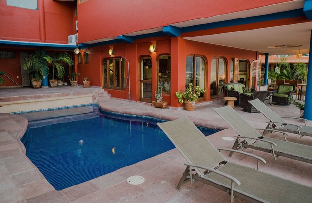 Nice vacation place to relax under the hot sun of zihuatanejo