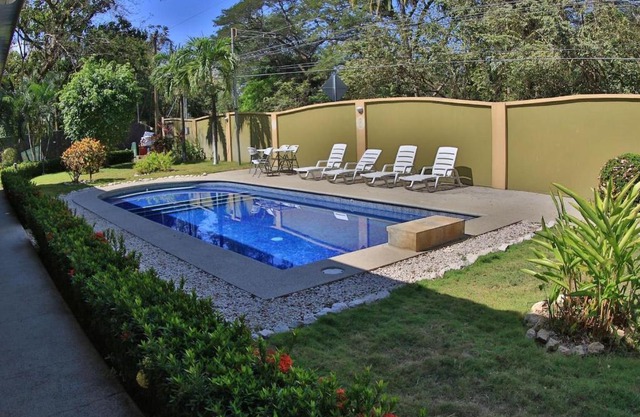 Nicely priced hotel room with 2 beds in Potrero with pool - TV and AC