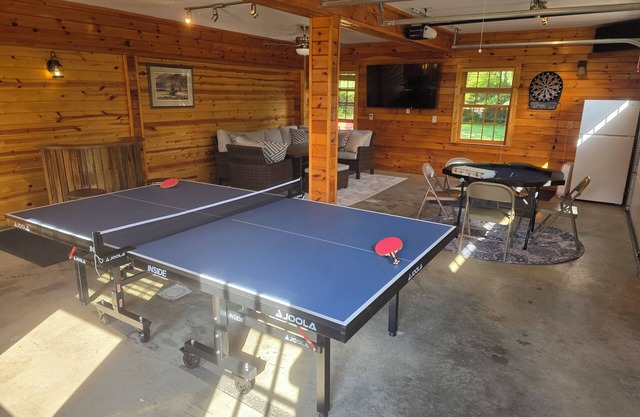 Nick's Nook - Charming 3-bedroom cabin in Mayville - Close to CHQ and CHQ Lake