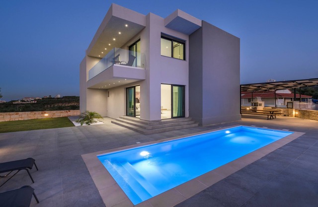 Nikolioudis Luxury Villa Spirit - 900m From Agia Marina Beach