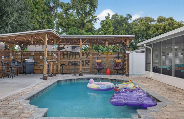 nLuxurious 4BR Home w/Private Pool, Gym, and Outdoor Kitchen near Busch Gardens