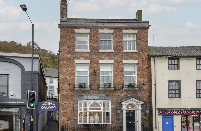 NO3 ON THE SEVERN, family friendly, with a garden in Bridgnorth