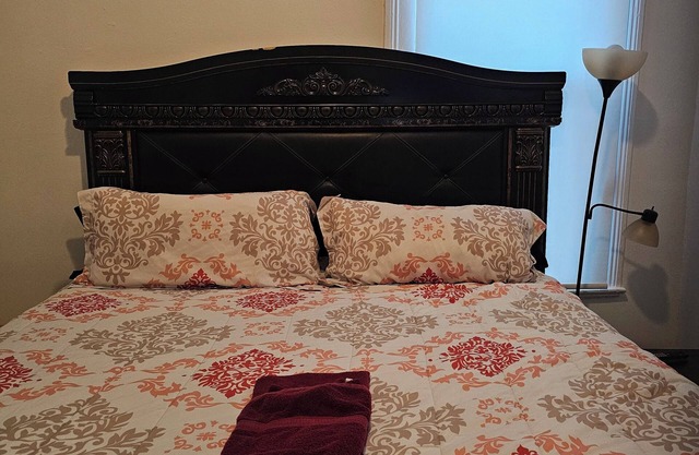NOLA, 2-bedroom, 5 bed, 2mi from Bourbon St., 3mi, City Park, .5mi, Jazz Fest