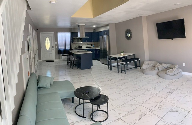 NOLA Townhouse NewOrleans, NOLA Townhouse