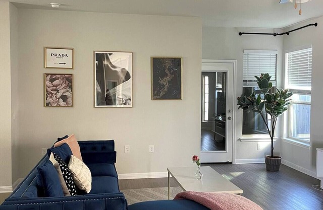 North Austin Retreat with Home Officenn