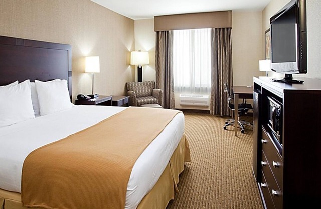 Norwood Inn Eagan - 1 King Bed Non Smoking