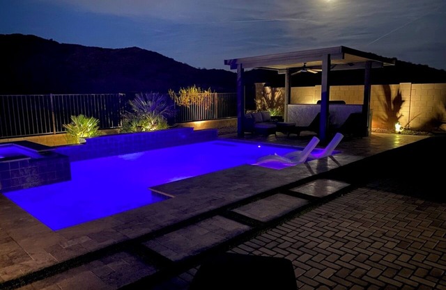 NOVEMBER DISCOUNT! Newly Heated Salt Water Pool - Secluded Spa & Mountain Views