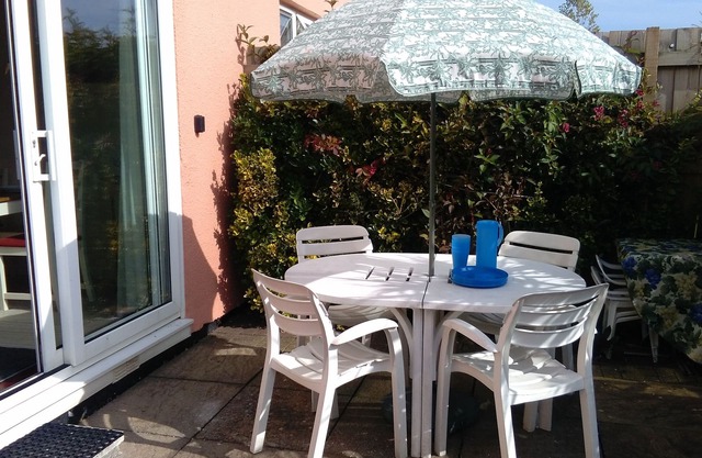 Number Nine is a coastal snug in a quiet area, just a short walk to the shore.