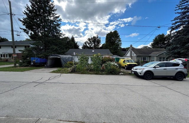 nWelcome to Shady Rest, a charming one-bedroom bungalow apartment