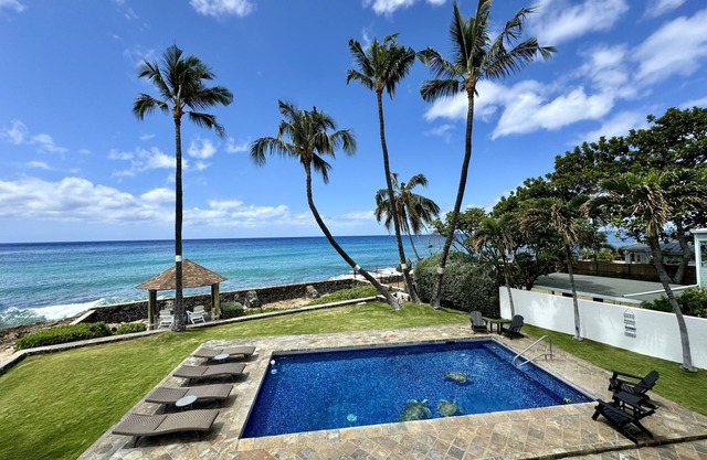 OAHU HAWAII OCEANFRONT HOME with POOL and BEAUTIFUL SUNSETS, WEST SIDE of ISLAND