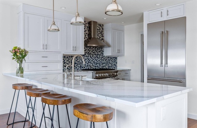 Ocean Beach 4Bed 2.5Baths Luxury Kitchen Spacious Decks Swim Spa Outdoor Shower