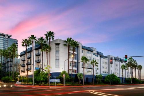 Ocean Breeze - Marina del Rey Suites with Pool, Gym & Hot Tub