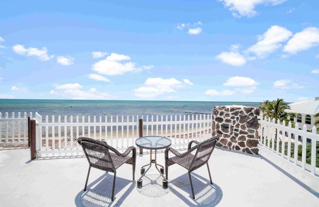 Ocean Depth Room Barnacle bed and breakfast Suite