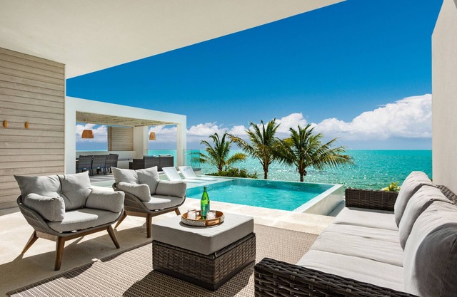 Ocean Dream 5 BR Villa Aqua - Oceanfront