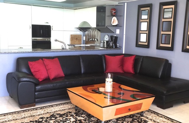 Ocean Front Corner Unit with wrap around lanai with 2 tempurpedic queen beds