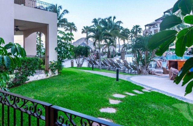 OCEAN FRONT RESORT-Ground Floor Villa-Steps to Pool/Ocean #1102