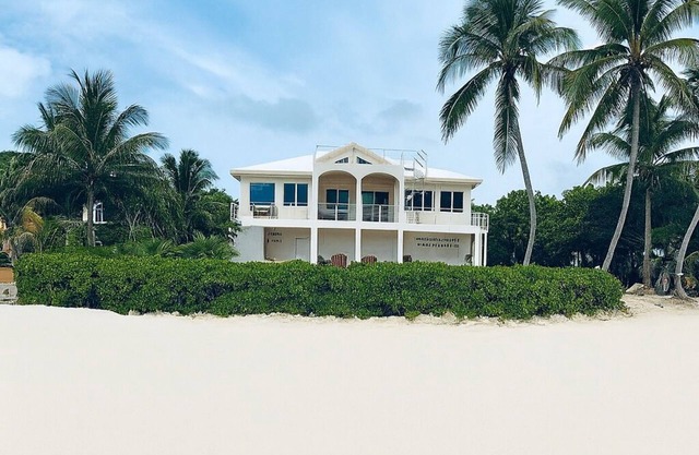 Ocean Front Villa 3 BR/3 Bath with Pool