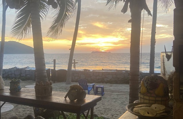 Ocean Lover's Paradise - Garden Room 1