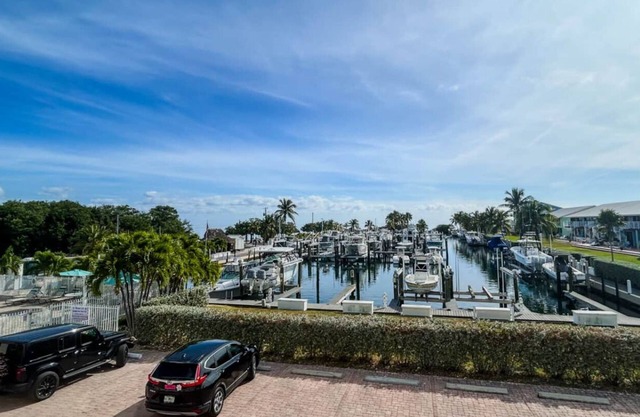 Ocean/Marina View - Pool - Free Kayaks Pickleball