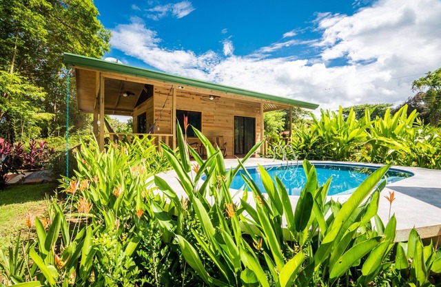 Ocean Melody 2 - Fully Equipped, Walking Distance from Beaches, Garden and Pool!