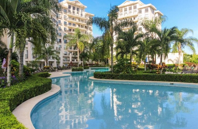 Ocean & Mountain View -2 Bedroom apartment