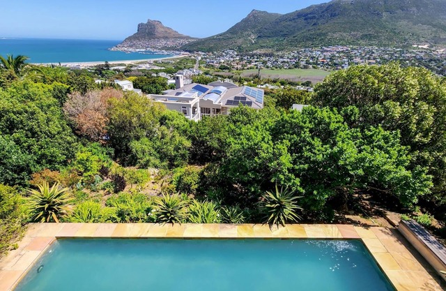 Ocean & Mountain View 3BR Home on Hout Bay Estate