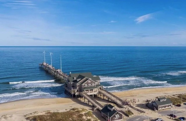 Ocean & Sound Views! Walk to beach! Pool, Hot Tub