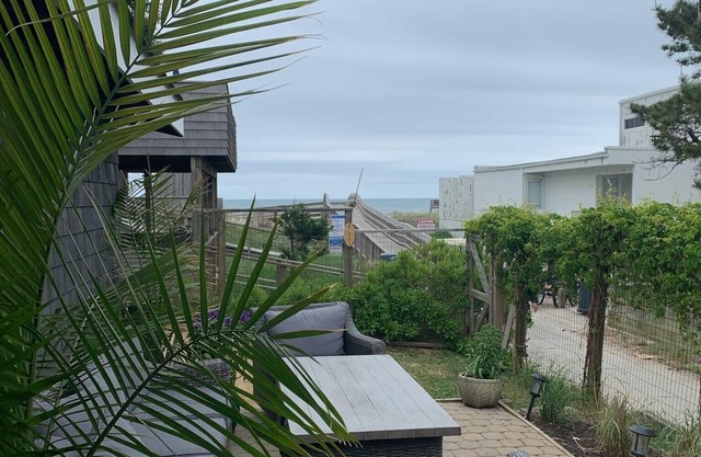 OCEAN VIEW. 4 bedroom house plus loft in Ocean Beach.