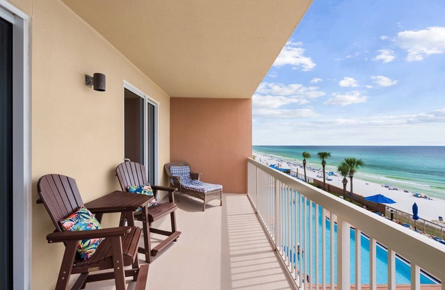 Ocean View Beachfront Getaway | Sleeps 4 & Walk to the Waves at Sunrise Beach Resort 705