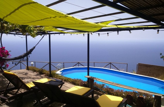 Ocean View Cottage - Stone rocks house with e beautiful ocean view.