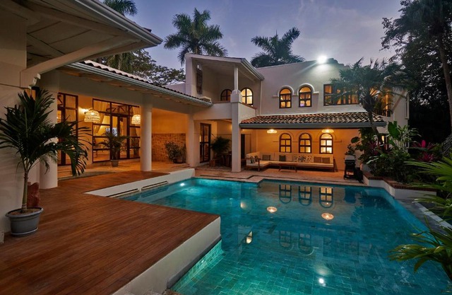 Oceana - Beachfront Villa