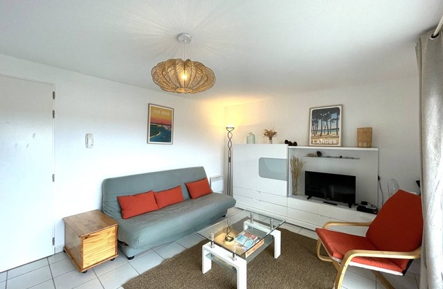 Oceanfront T3 Apartment with Terrace & Parking at Vieux-Boucau - Sleeps 4