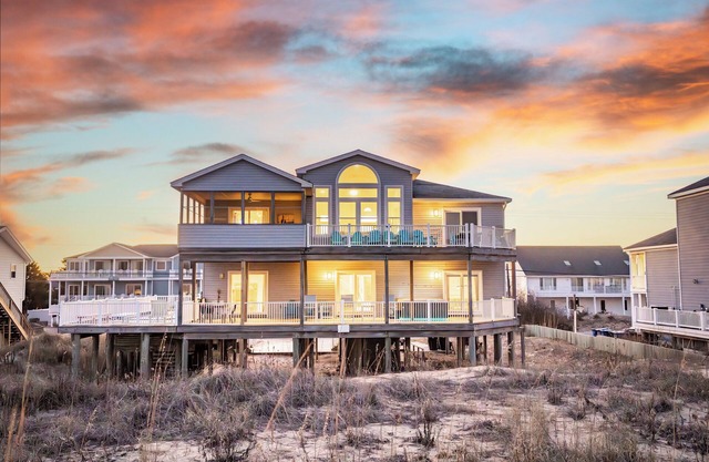 Oceanfront 7BR Home w/Pool, Hot Tub. Sleeps 20