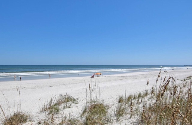 Oceanfront Condo with Pool,Sauna,Gym in Jacksonville Beach