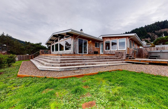 Oceanfront House with Private Hot Tub & Beach Access - Dog-Friendly