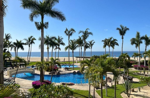 Oceanfront Luxury Penthouse with Private Balcony