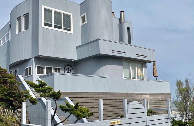 OCEANFRONT Luxury 5 Bedroom house, Heated Pool, Jacuzzi. Sleeps 12