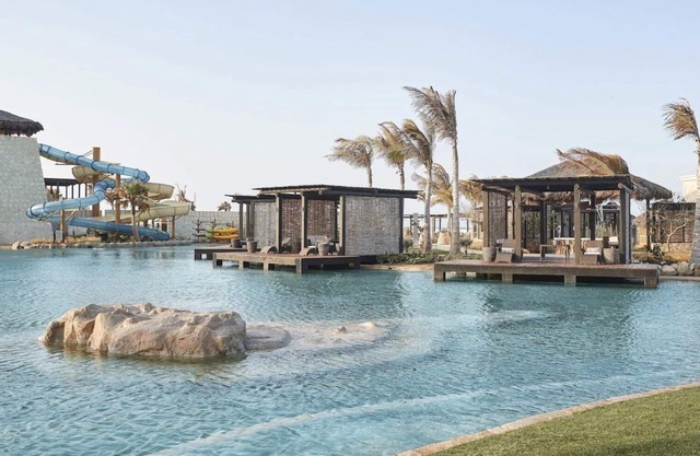 🐬🦀Oceanfront Penthouse 🌊 🏝️🏜️ with a Desert Oasis & Golf Course ⛳️