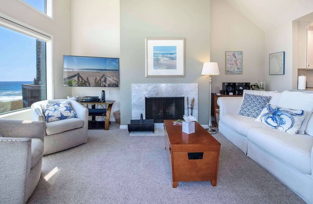 Oceanfront Top Floor 2BR Condo at Pajaro Dunes Ocean Views & Modern Comfort!