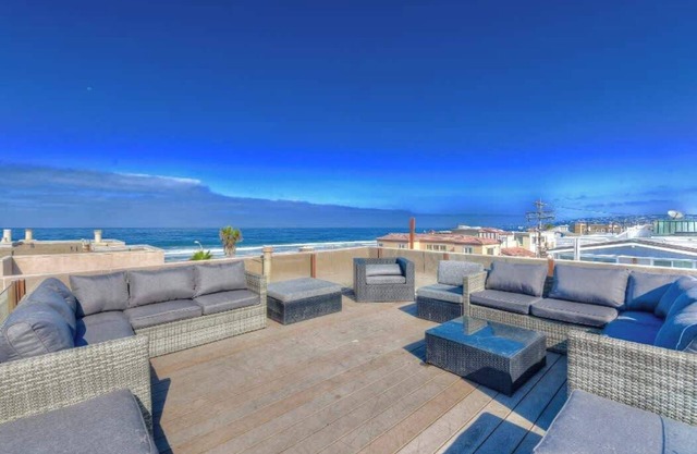 Oceanview! 2Br Loft + Rooftop Deck Ultra Modern