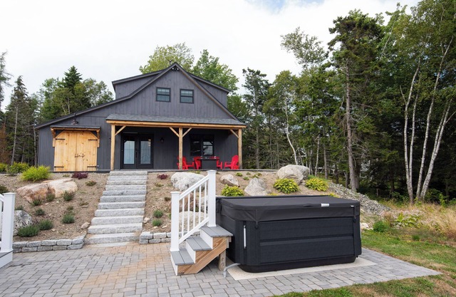 Oceanview Barnhouse Retreat with Hot Tub