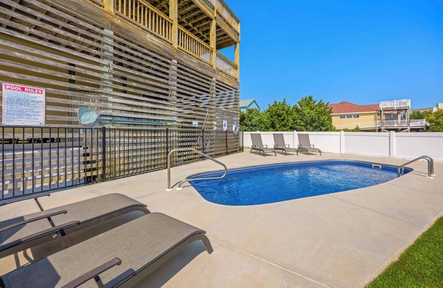 Oceanview Dog Friendly w/Saltwater Pool, Hot Tub, Game Room, Beach Nearby