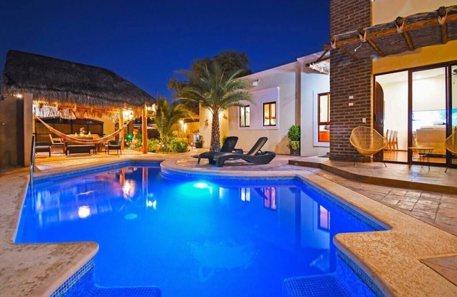 Oceanview Rooftop, Private Pool, Game Room & Bar